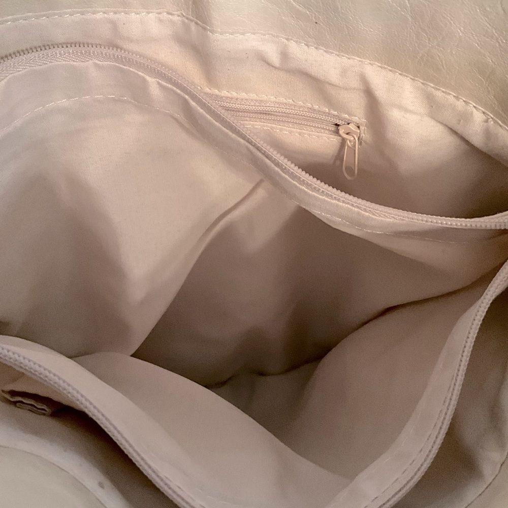 Relic Brand Handbag Beautiful like new - Picture 8 of 9